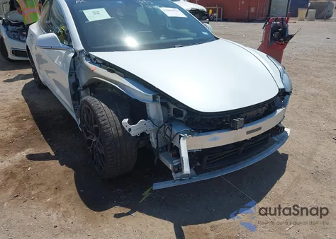 2020 Tesla Model 3 Performance Dual Motor All-Wheel Drive z USA, uszkodzony, nr VIN 5YJ3E1EC5LF714283